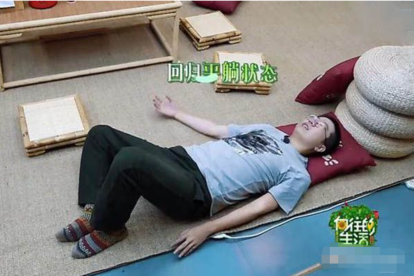 岳云鹏做客“蘑菇屋”，进门就要睡觉，怕是要
