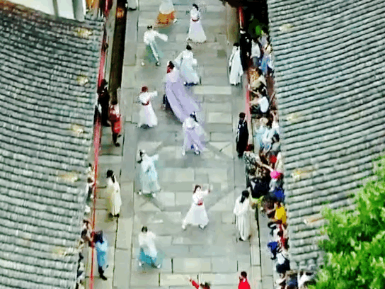 五一假期|天蒙山国风嘉年华预告：洛赏华服・新秀大赛、《仙子游·山河恋》实景演艺、汉服展销...