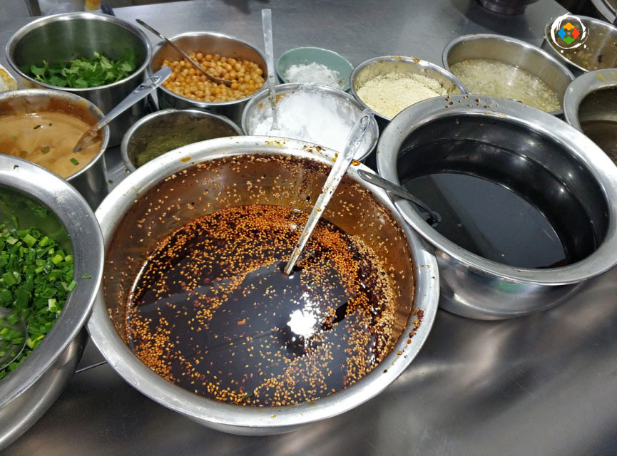 开启重庆人一天的小面，被带到全国各地，成为抚慰游子的良药