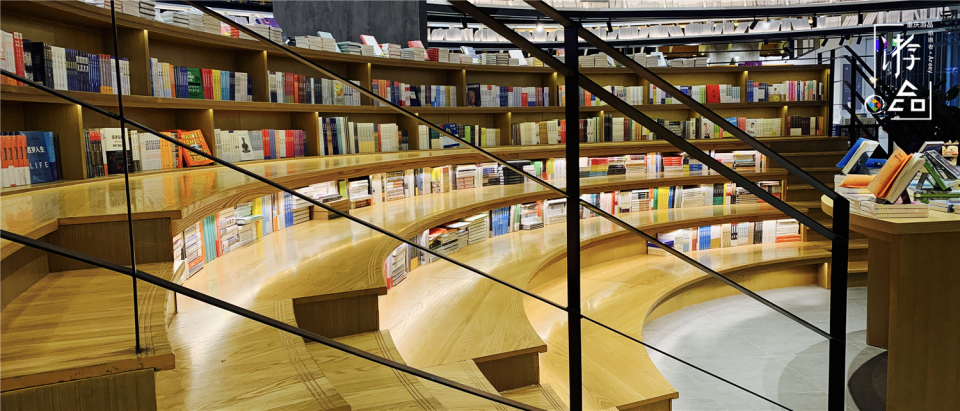 西南首家苏宁极物就在重庆，在地图上都找不到，藏在这个新地标里