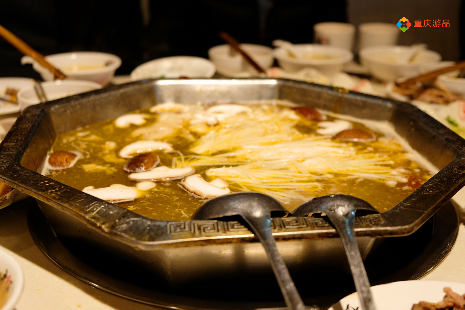 重庆旅行攻略：吃不了辣怎么办？山城还有一大堆美食等着你