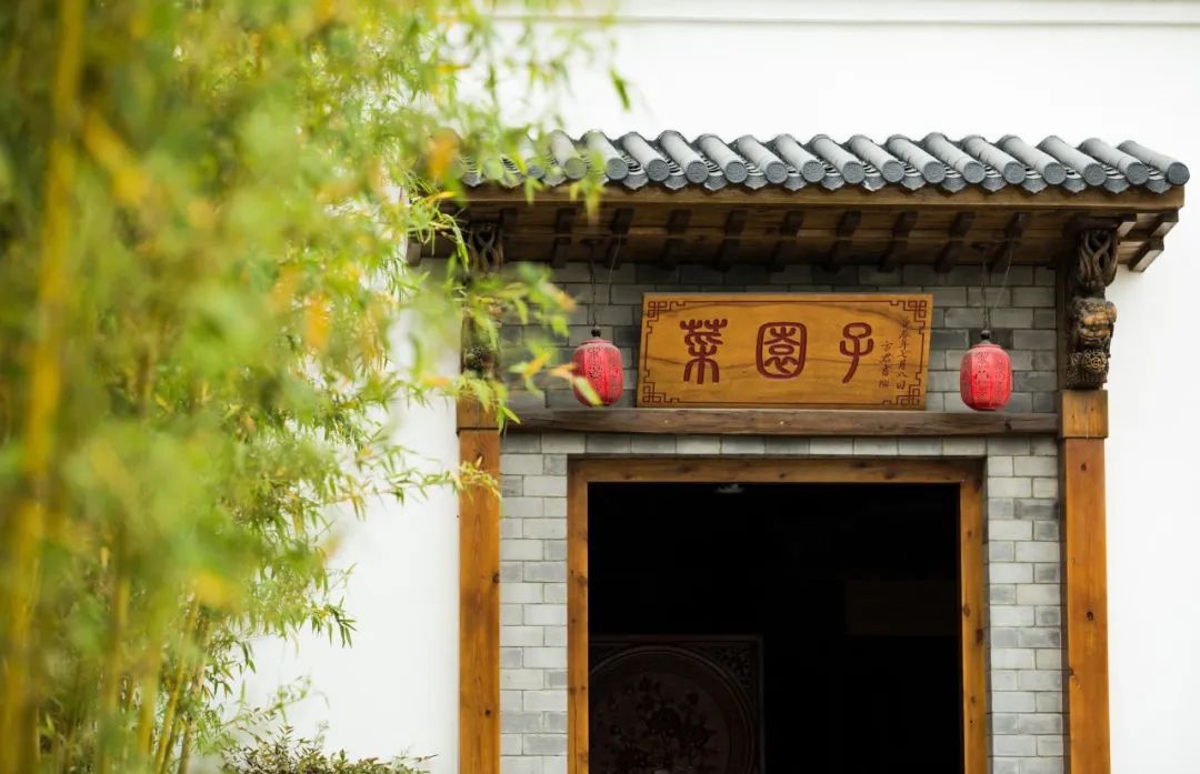 100句人生诗词，繁华过处皆云烟，淡淡人生静静过-第4张图片-非凡网