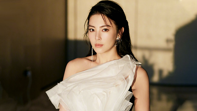 王俊凯做ppt敬业，张雨绮不会ppt挨骂，看到肖战