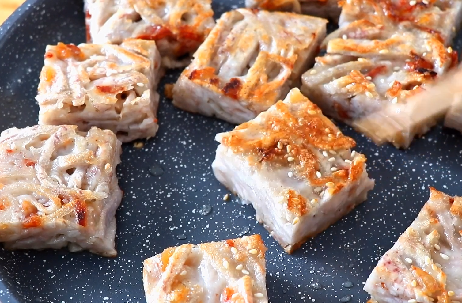 广式芋丝饼做法：家人最爱的早餐，香糯可口，比芋头糕简单还好吃