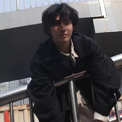 男生头像：高冷帅气男生头像