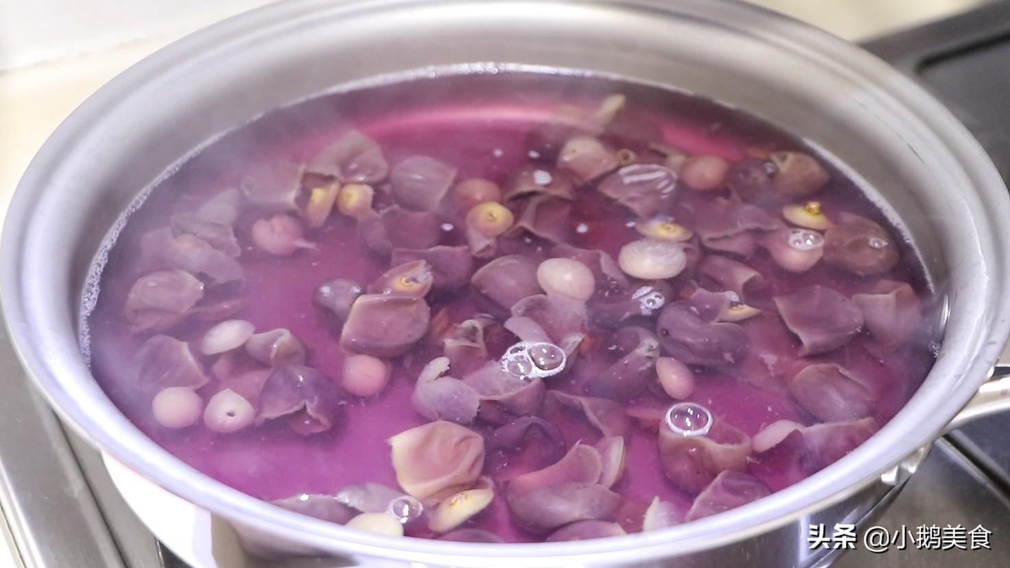 Don’t throw the grape skins, the big pot is a special snack, sweet and sour and icy, drinking 3 bowls is not enough