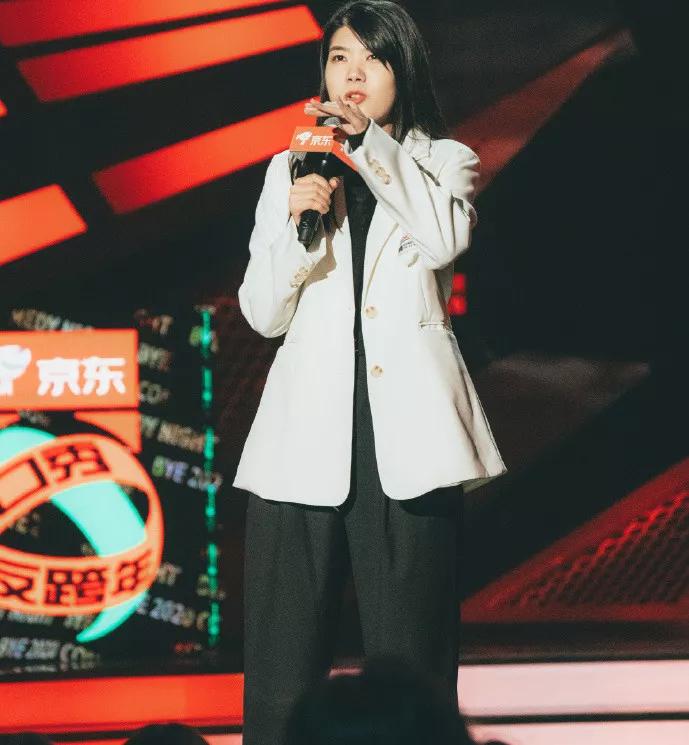 Intel takes off a beautiful actress Yang Li please Dai Yan, be blessing be disaster? Yang Li, you can go really! 