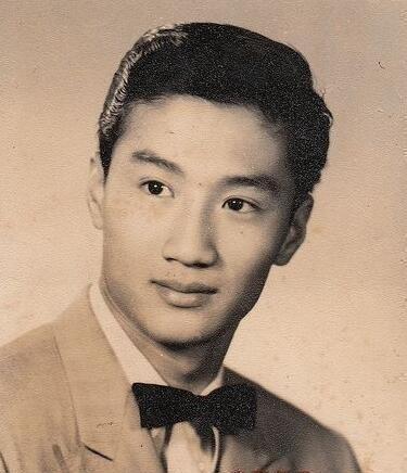 79岁谢贤掌掴80岁曾江，曾江解释，谢贤：不是炒