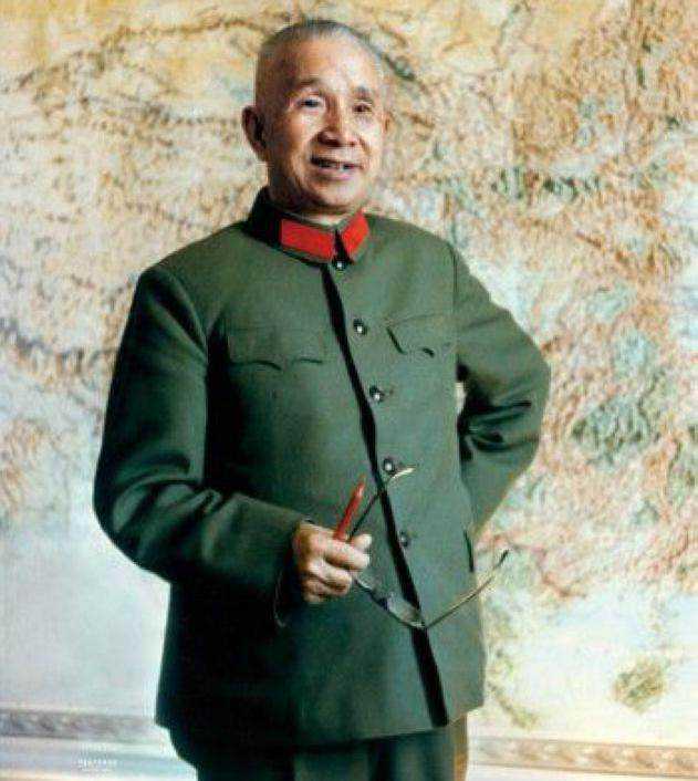 70年代，粟裕参观诺曼底遗址，问了4个问题，把法国专家问懵了