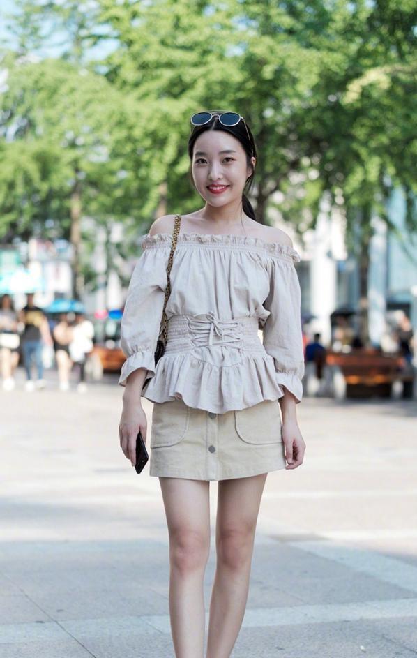 美女穿搭：迷茫时像一只漂泊太久的船，彼岸浓