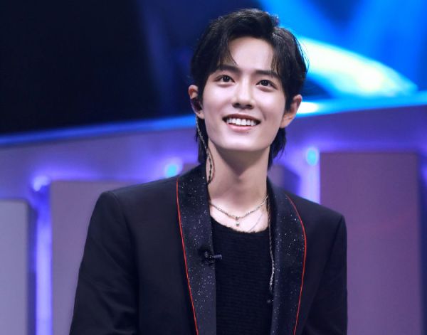 教师网课宣传肖战被停课，引发家长不满：孩子