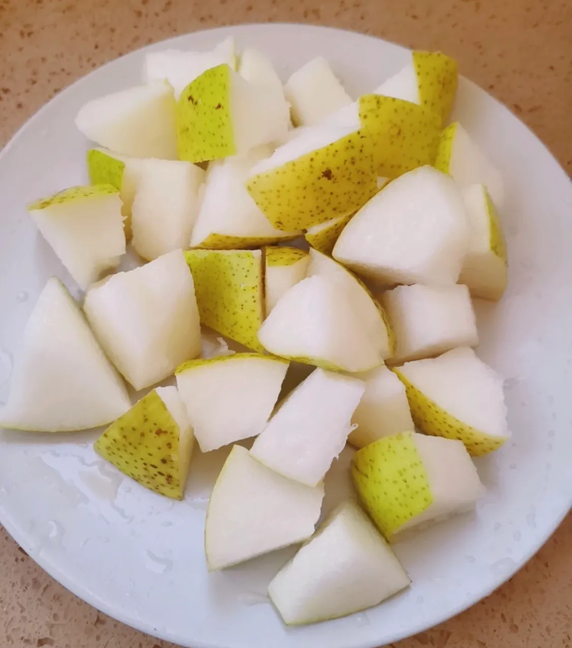 适合秋季喝的银耳梨汤 美食做法 第1张 适合秋季喝的银耳梨汤 美食做法 第1张