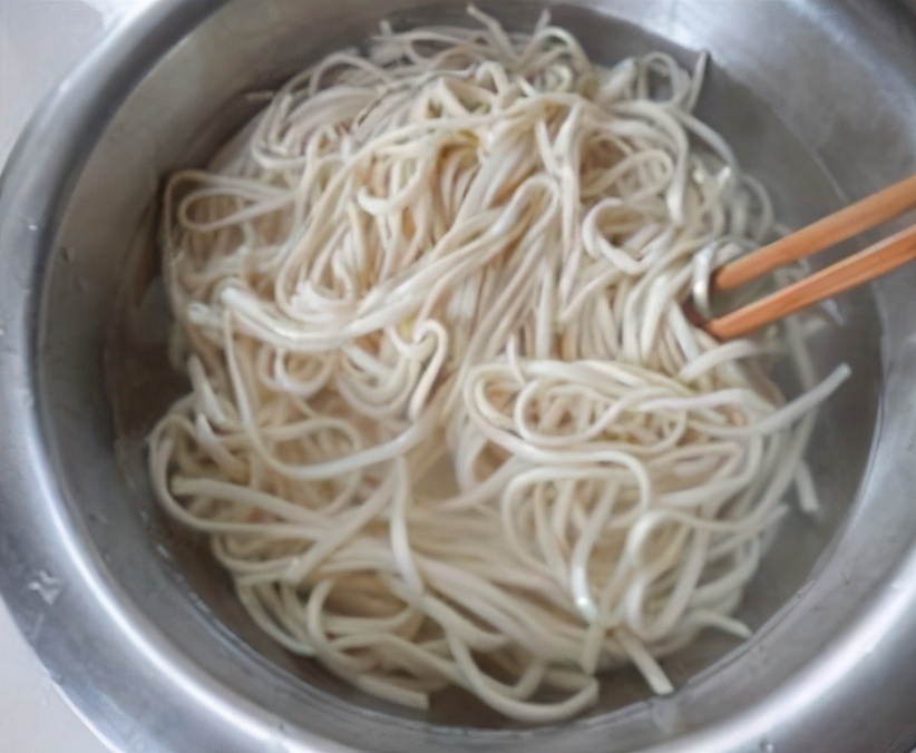 图片[5]-水煮面条做法步骤图 面条劲道又爽滑-起舞食谱网