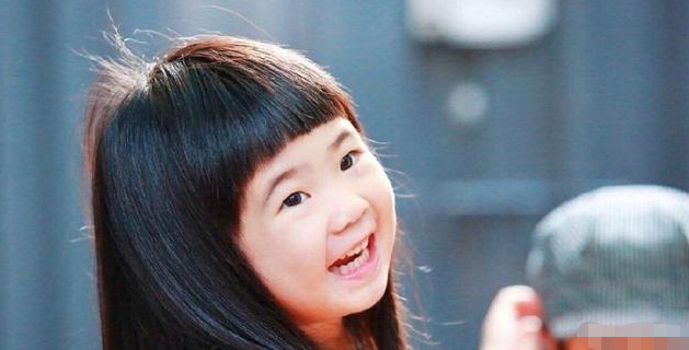 曹格為10歲女兒慶生，“開掛式顏值”太吸睛，網友：最美星二代
