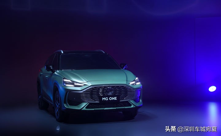 上汽名爵全新 MG ONE全球首秀！年轻人的潮流座驾来了