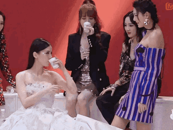 同是“星女郎”出身，黃圣依和張雨綺的路人緣，怎么相差這么大？