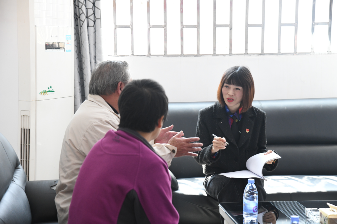 “三不老师”追梦记——访鹤城区人大代表周燕