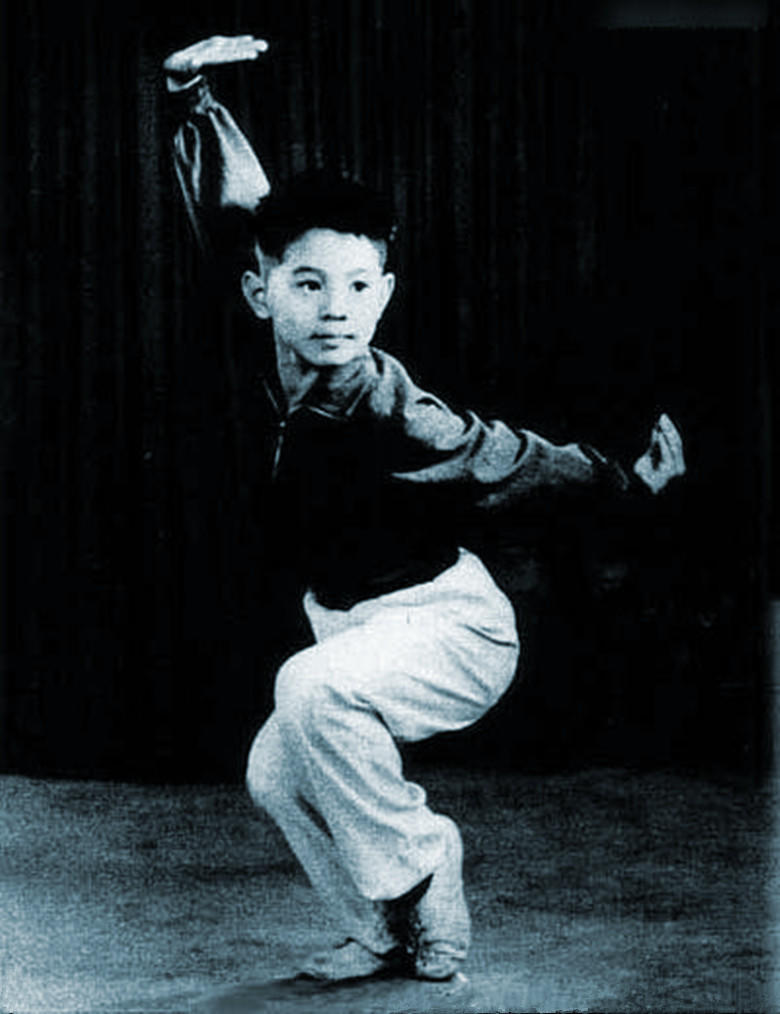 18歲隨領(lǐng)導(dǎo)人訪緬，讓周比利甘拜下風(fēng)，李連杰師傅，于海有多強(qiáng)？