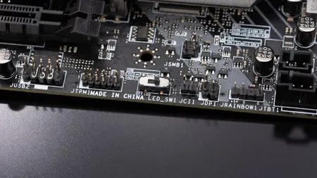 微星MPG Z490 GAMING CARBON WIFI主板评测