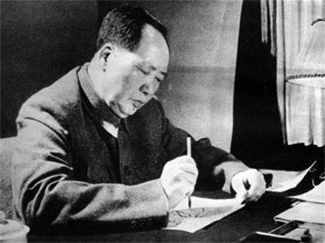 为什么毛主席从未死去？因为他永远活在人民心中