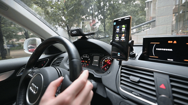 科技感提升1000%，加装车载HUD是怎样一番体验？