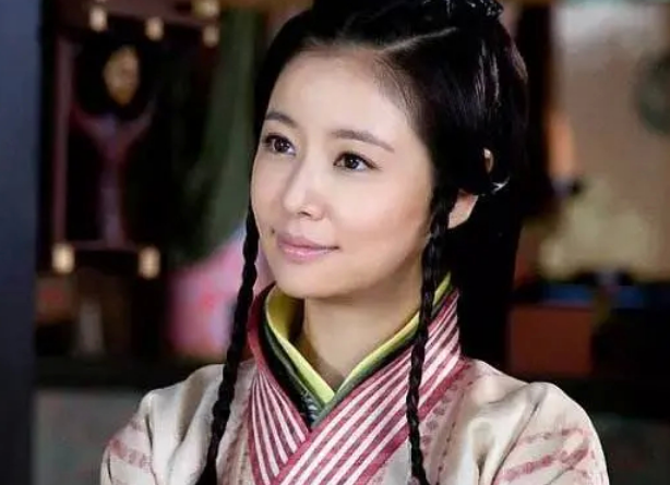 一把年纪还演少女，赵丽颖演13岁周翡，刘晓庆