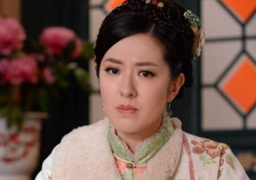 和珅是当初的权臣，为何却只有9个妻子？其实已