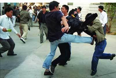 武汉男子投保后意外死亡，妻子索赔125万保险，法院判决保司代还 第2张