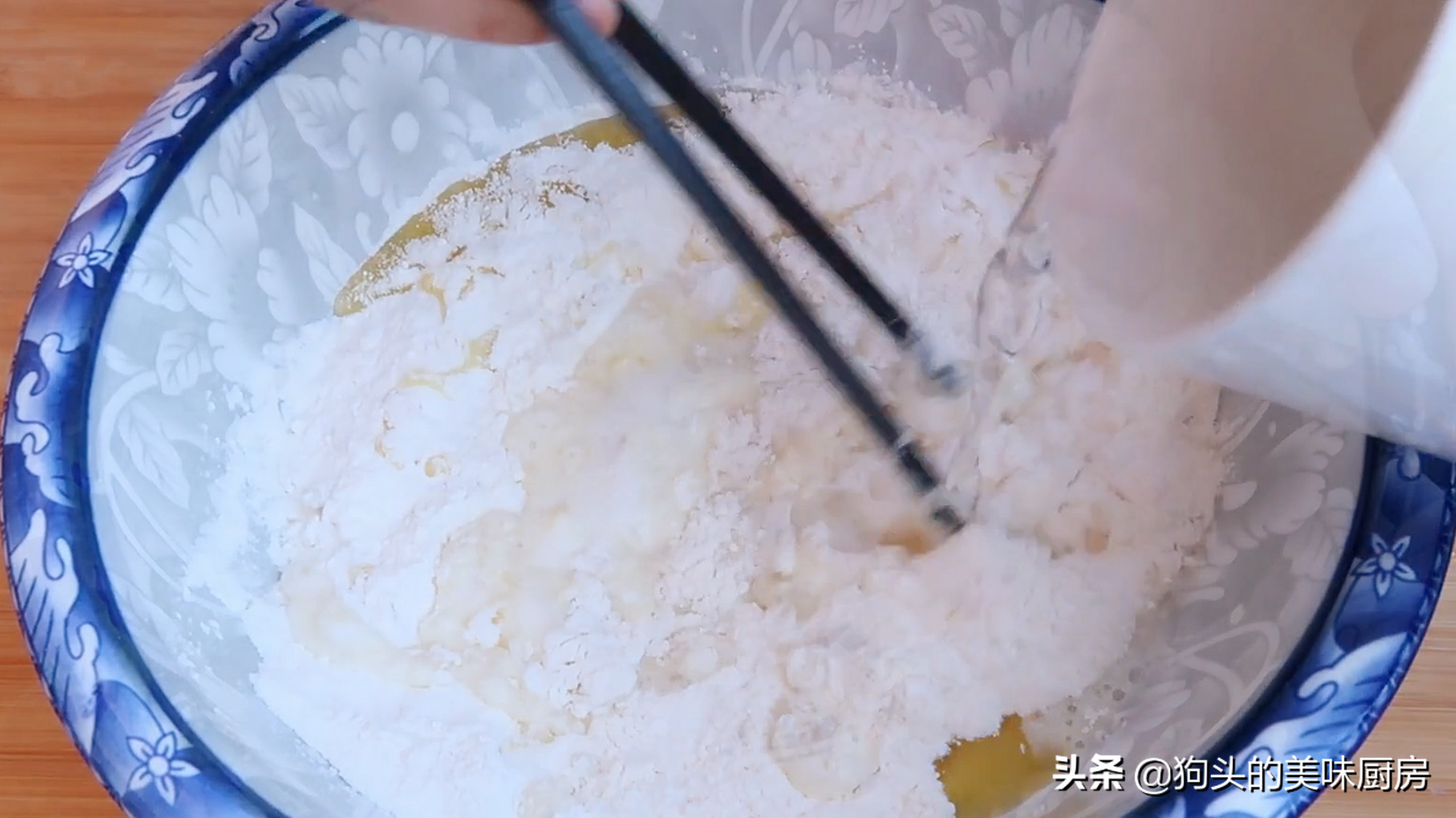 想吃酥餅不用排隊，教你在家做，不用烤箱，有鍋就行，個個酥掉渣