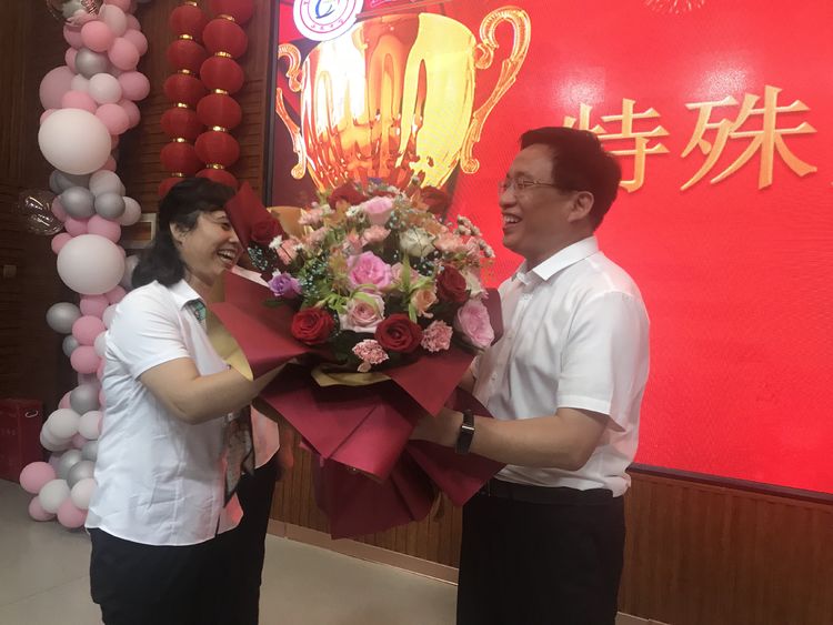 叢臺區(qū)永安中學慶祝第37屆教師節(jié)(圖52)