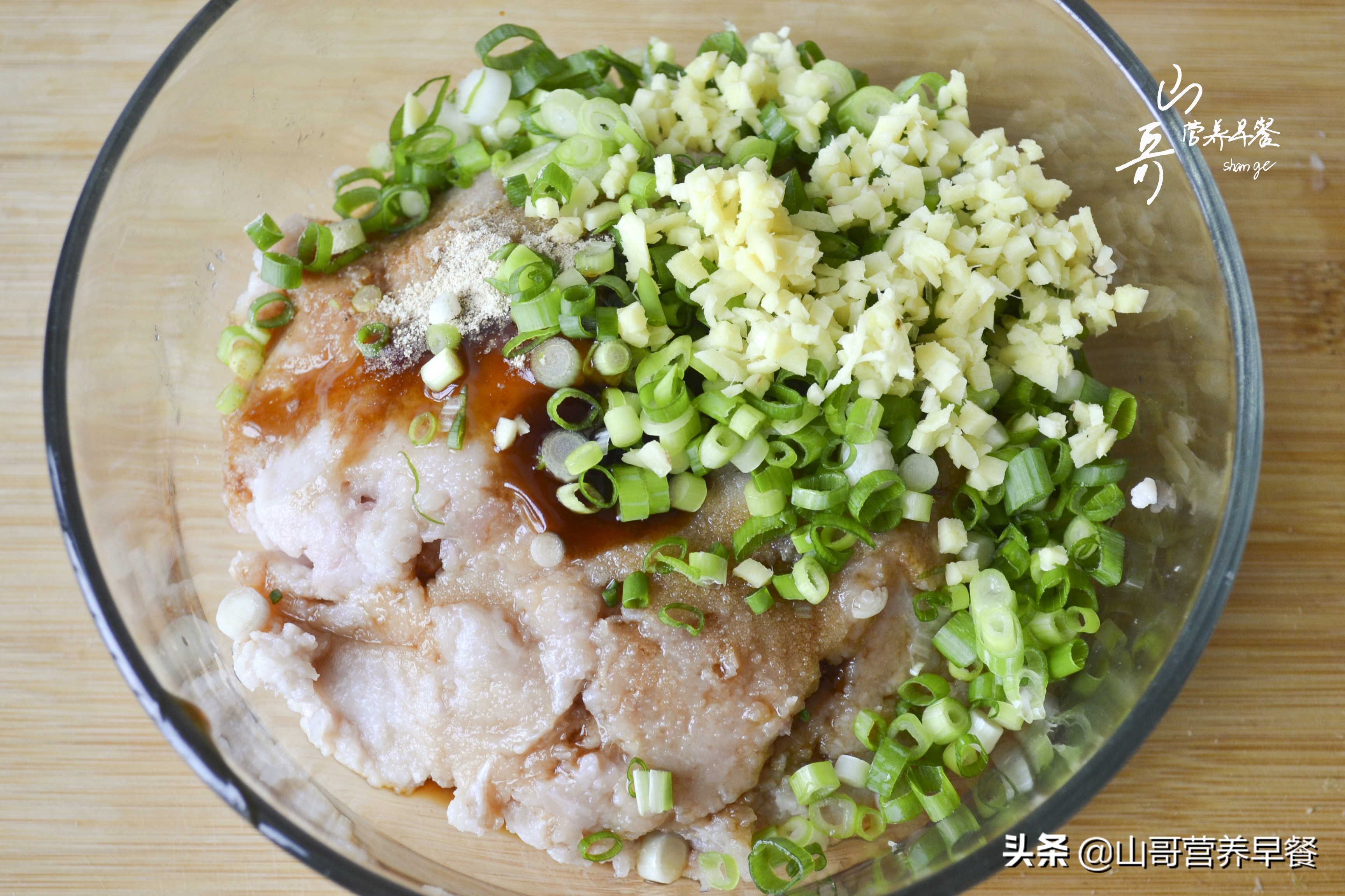 飯店里餛飩湯為啥那么好喝？只需要加1樣東西，不用高湯也特別鮮