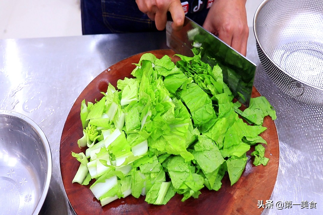 图片[4]-炝炒小白菜做法步骤图 直接下锅炒是错的！多加1步翠绿鲜嫩、-起舞食谱网