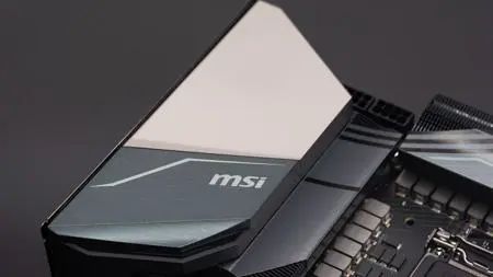 微星MEG Z490 GODLIKE主板评测：旗舰就该这样子