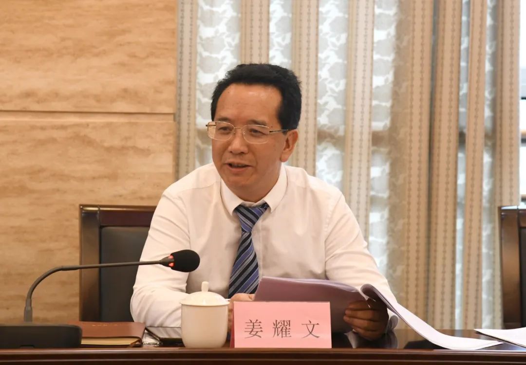 市五届人大常委会举行第四十四次会议《怀化市机动车停车条例（草案）》进入二审阶段