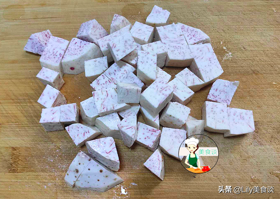 蒸排骨時，別傻傻先焯水，大廚教你這一招，排骨嫩滑多汁，特鮮美