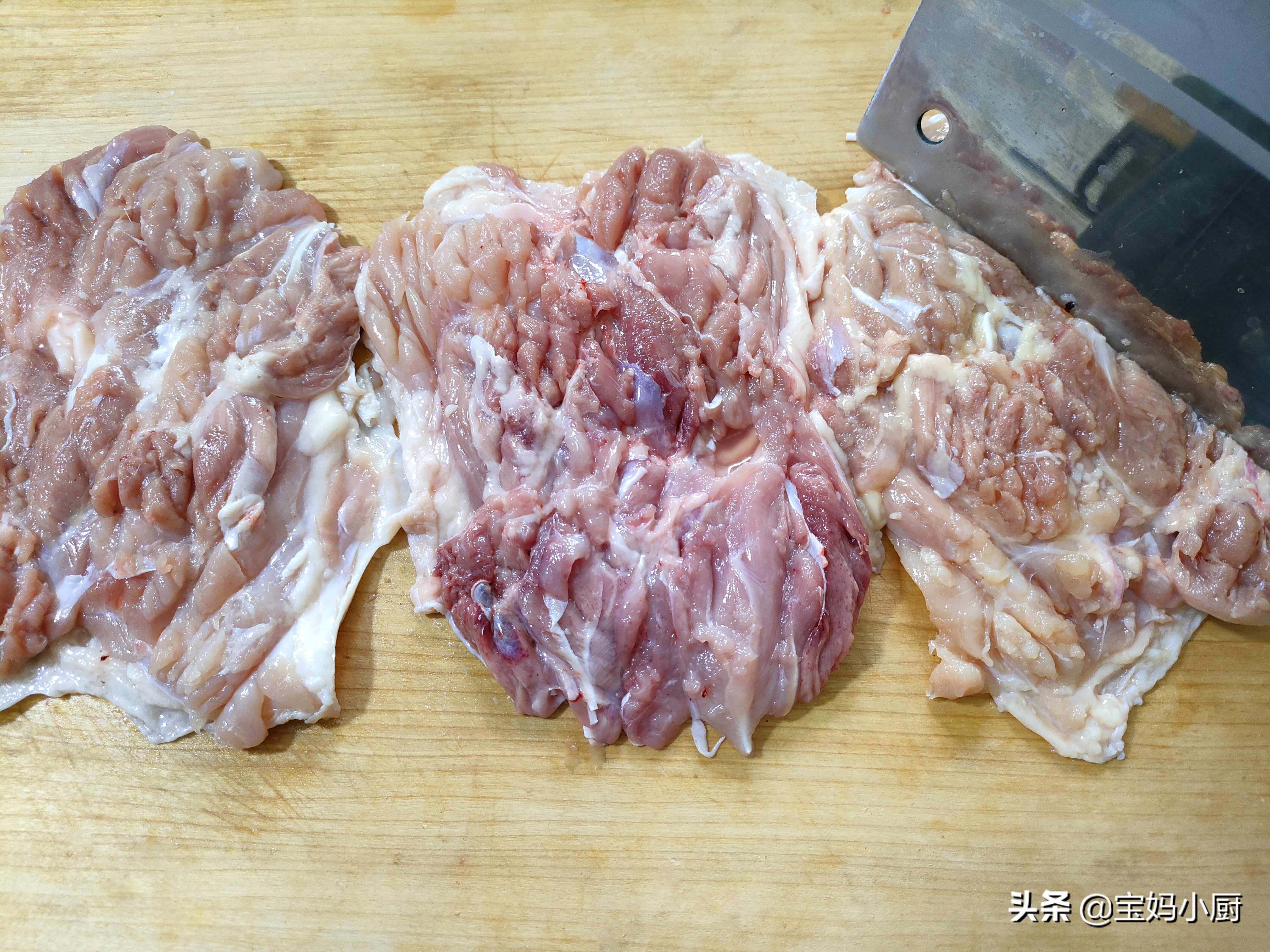 秋季转凉最爱鸡腿饭，用一汁成菜草本酱汁，3分钟入味，肉嫩多汁