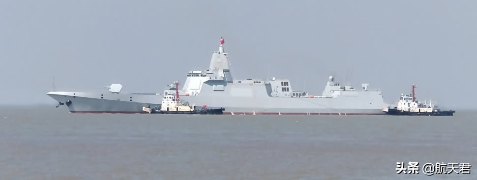 最后一艘051驱逐舰退役！17吨黄金换一艘战舰的日子，一去不返