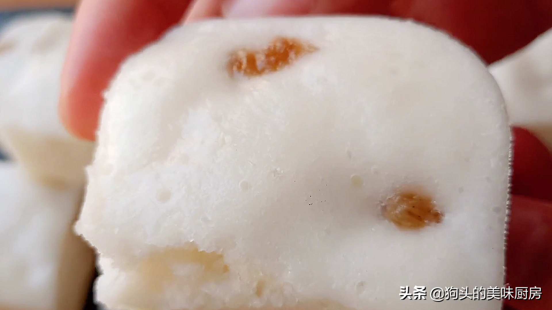 它比饅頭簡單，比麵包好吃，我家隔三差五就做，香甜鬆軟真好吃