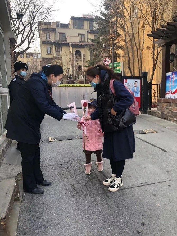 走心服务令满意升温！北京这个小区这样给业主过女神节