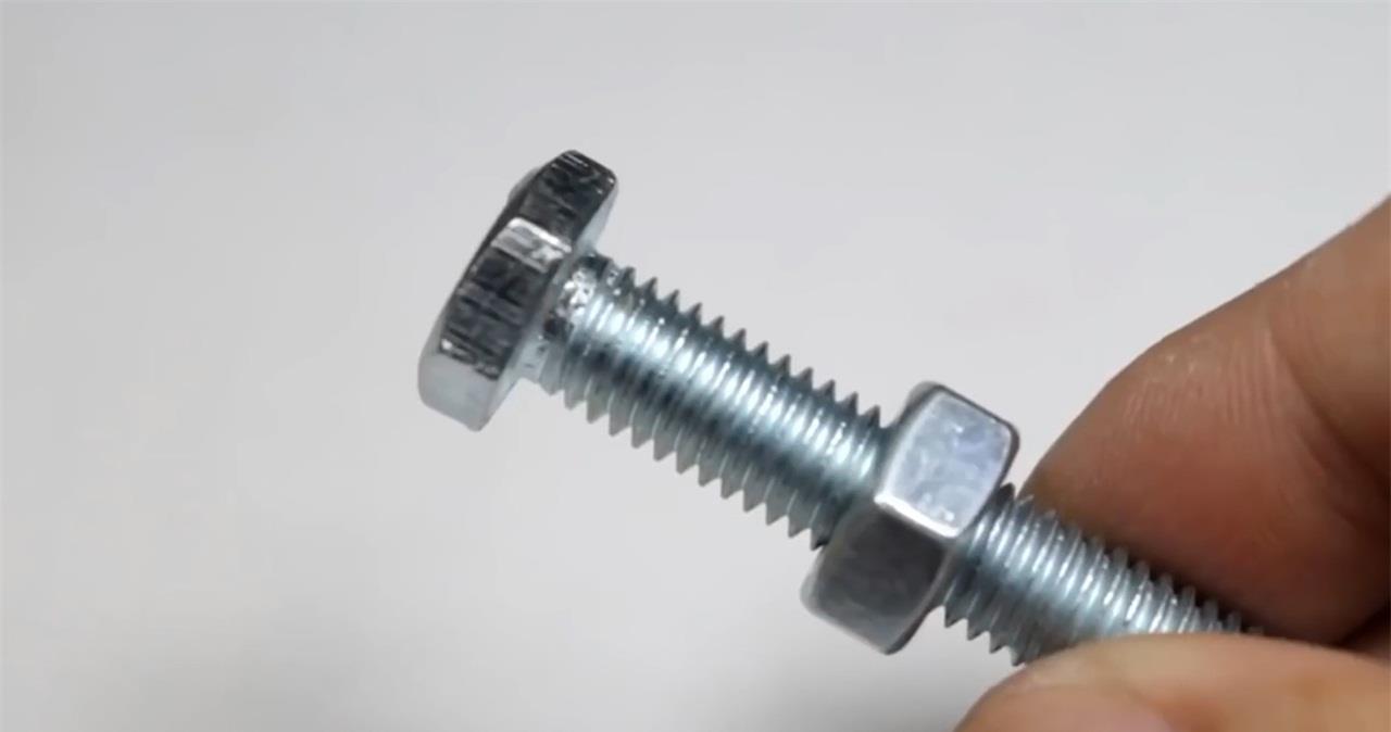 日本这一“永不松动”螺母，高铁必备，却世界