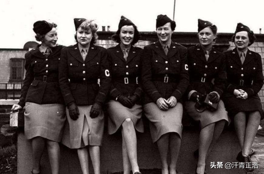 德国战败，300名女军官为希特勒殉葬，是出于忠诚，还是迫于无奈