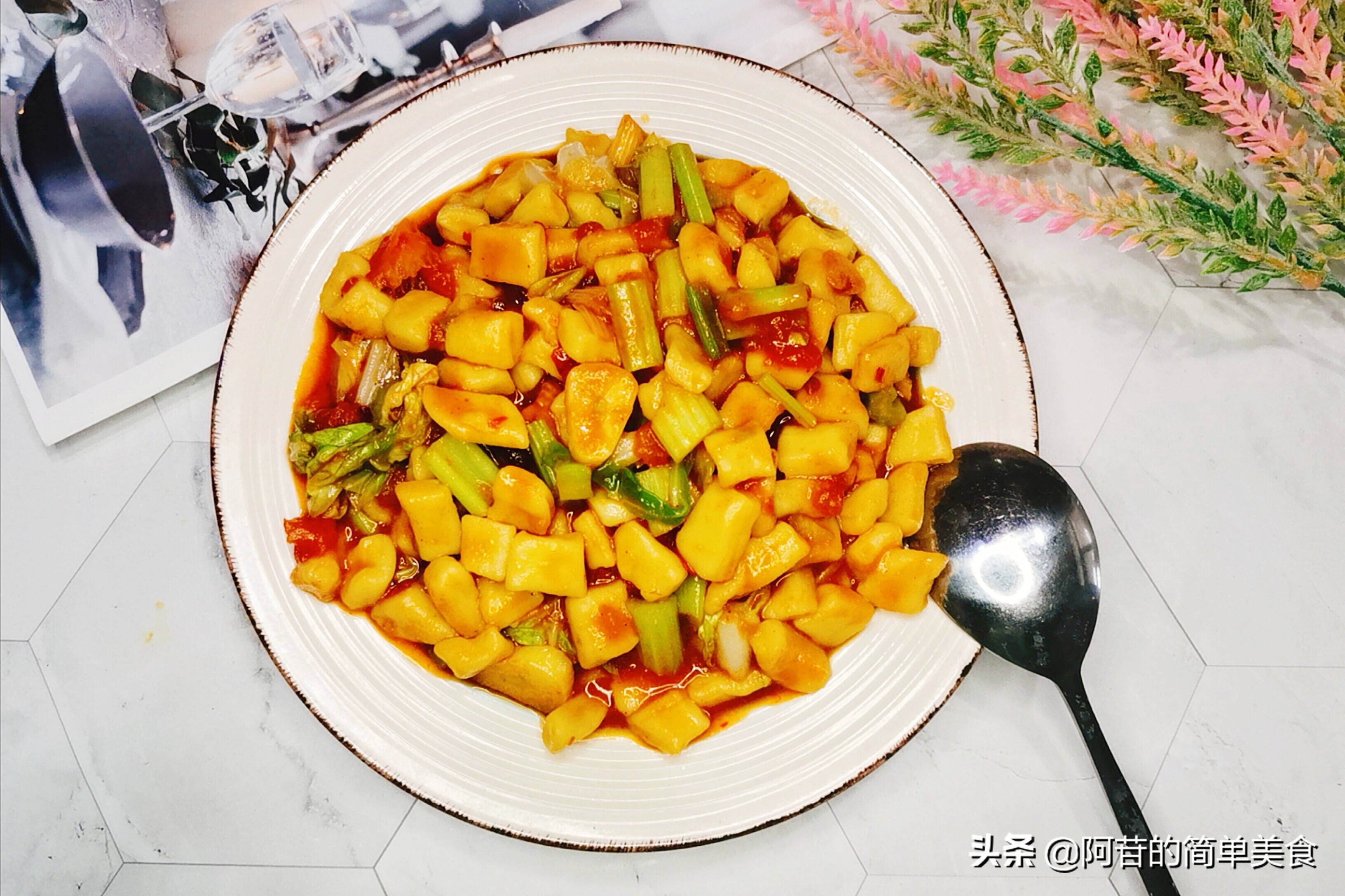 Today’s holiday, make a bowl of children’s favorite Ding Ding noodles, delicious and full, really fragrant