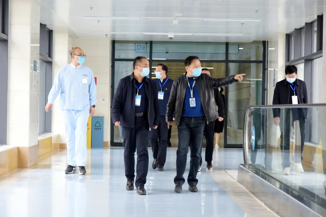 西平县深化医药卫生体制改革领导小组一行到河南省省立医院参观交流