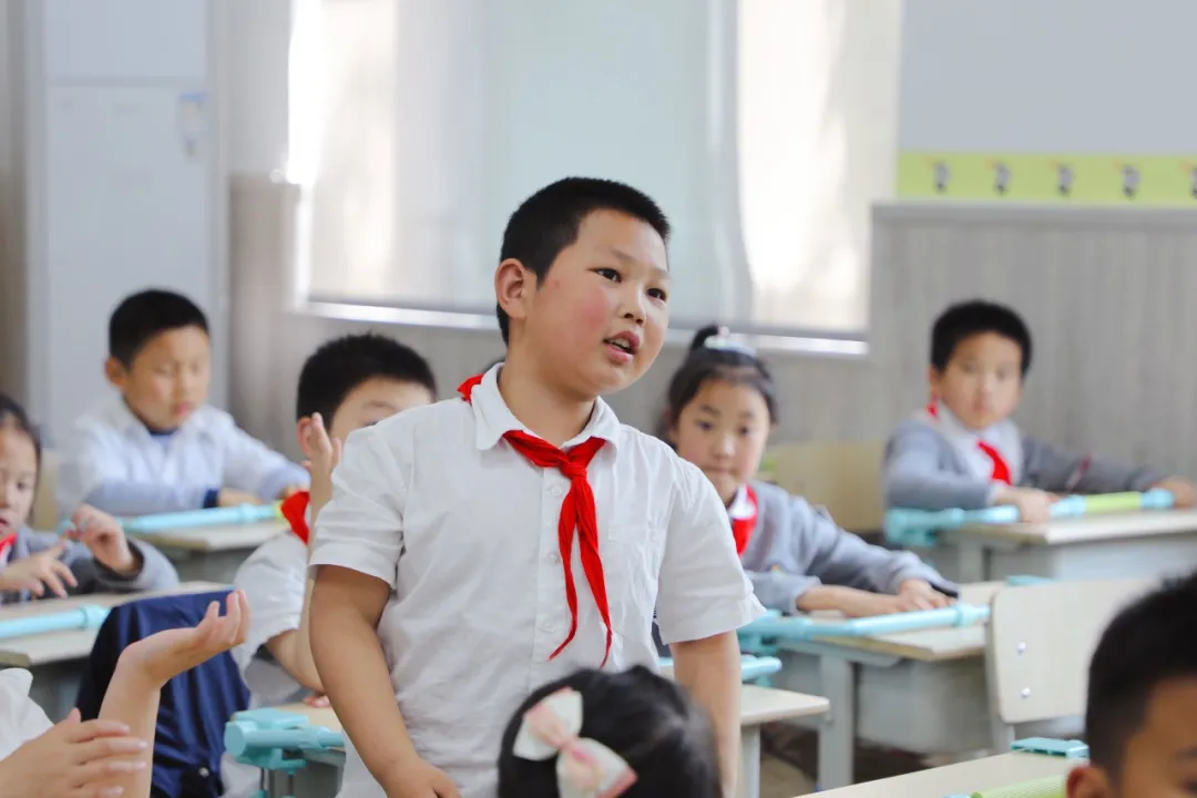 「家长课堂」——华中附小家长进课堂之爱护眼睛远离近视活动