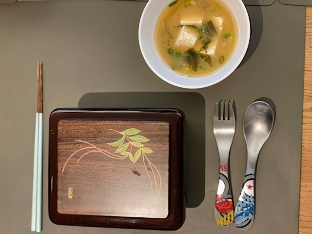 劉若英宅家10天為兒子變身廚神，吃飯講究儀式感，嫁富商生活幸福