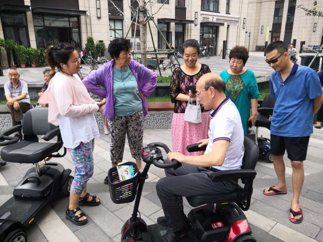 真正的老年电动代步车的定价为何这么高?开天乐老年人代步车