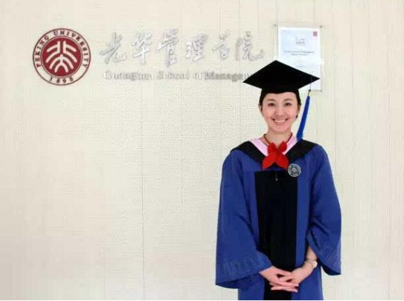 16丧父，拒绝保研，成为央视最年轻国脸，欧阳夏