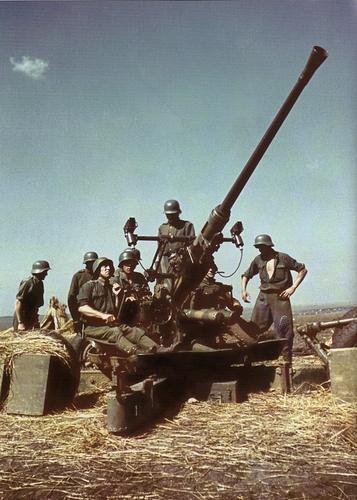 希特勒宁愿牺牲柏林也要保住此国，他牵动着整