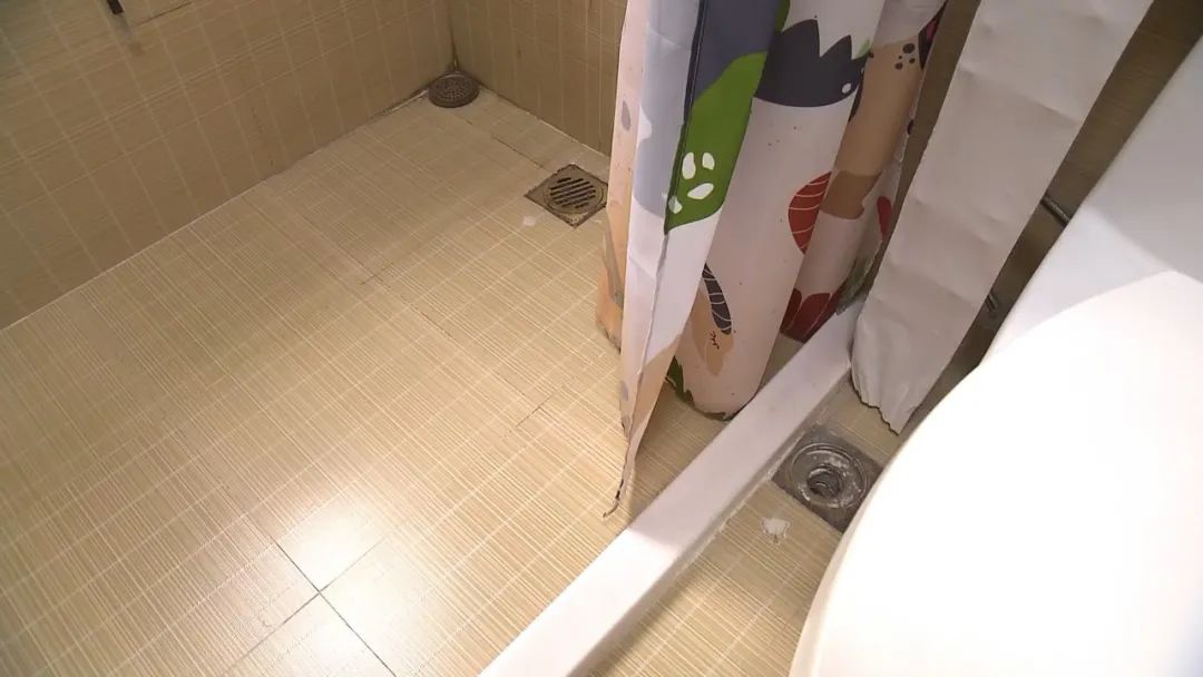 糟心！卫生间漏水，花万元注胶补漏，补完还漏？厦门专业人士给你拆解其中套路