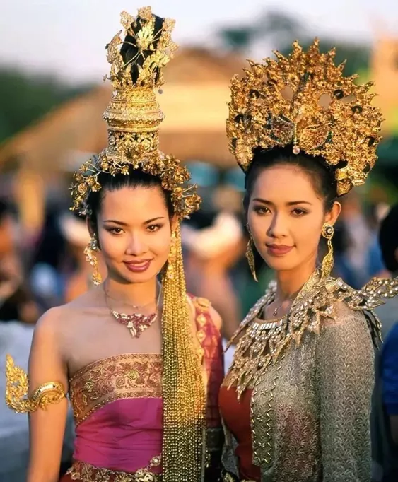 各国服饰大比拼,看泰国的国服到底有多惊艳?